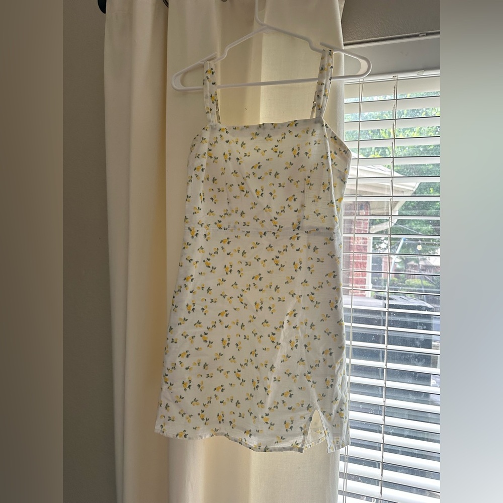 NWOT Abercrombie & Fitch Lemon Mini Dress with small slit